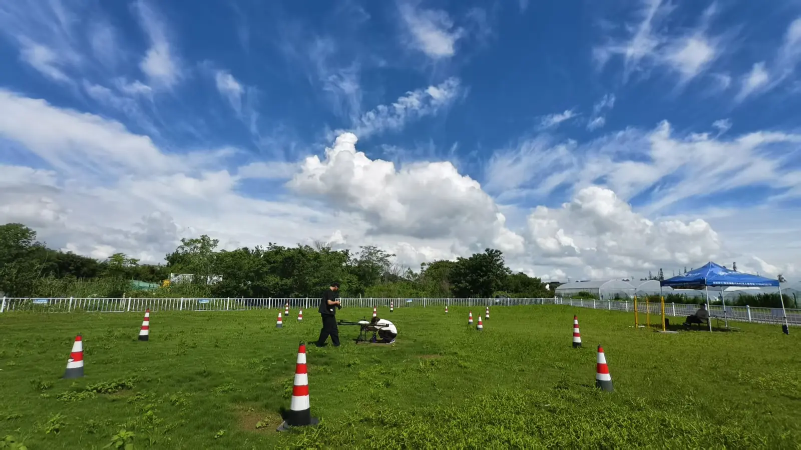 杭苏教育室外无人机飞行训练场地